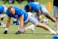 Detroit Lions get starting LB back at practice; Taylor Decker still missing
