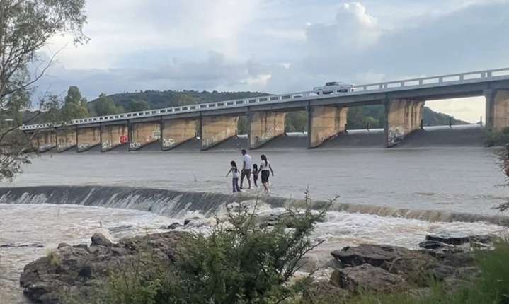 Exhortan a no meterse a canales, ríos, ni presas en Durango