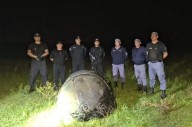 Misterio en Chaco: investigan un objeto metálico que cayó del cielo en Puerto Tirol