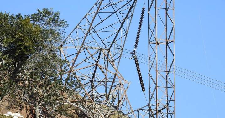 Revelan cartel de presuntos responsables del atentado contra torre de energía en Medellín