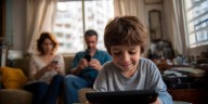 Cuatro trucos para que tus hijos usen internet de forma segura y crezcan con buenos hábitos digitales