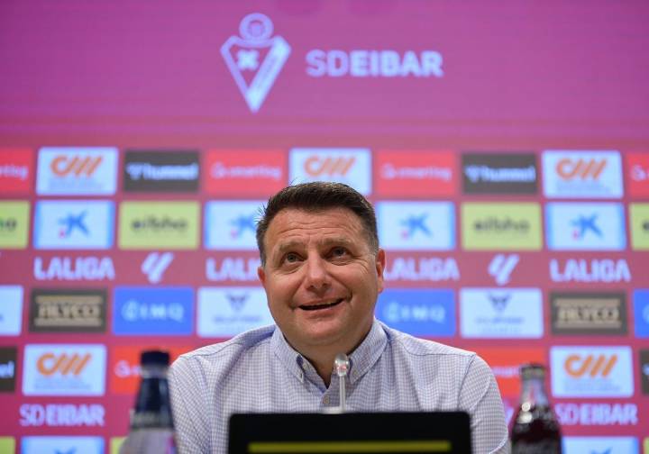 Palacios celebra la «ilusión» que sienten en el Eibar «por cada fichaje que hemos hecho»