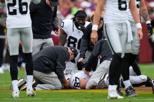 Raiders TE Michael Mayer ruled out after head injury