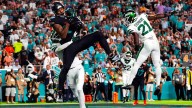 Dolphins' offense gets going in MNF win over Jets, but loses Tyreek Hill