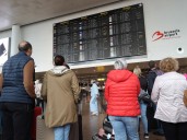 Continúan los efectos del ciberataque en tres aeropuertos europeos y hay más cancelaciones de vuelos