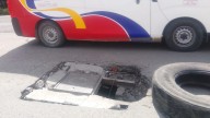 Delfina ofrece disculpas por baches: caos vial y daños a unidades