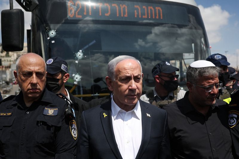 Netanyahu signs West Bank settlement expansion plan