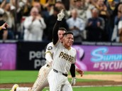 ¡Freddy Fermín dejó en el terreno a Cerveceros y clasificó a Padres! En once innings