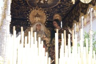 Imágenes de la salida del Virgen de la Amargura desde la Iglesia de la Concepción en la Magna Mariana de Huelva