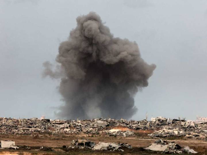 Israelis stage a ’day of disruption’ as more strikes hit Gaza City