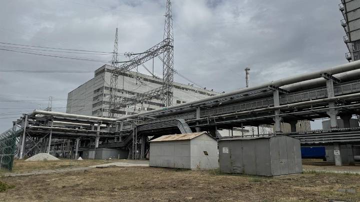Acusan a la agencia nuclear rusa de crímenes y torturas en la central ucraniana de Zaporiyia, actualmente ocupada