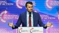 En ataque directo, mataron a Charlie Kirk, influencer conservador pro