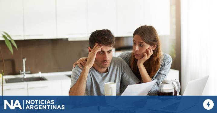 Las familias no pueden pagar sus deudas: la morosidad es la más alta en 15 años por tarjetas y préstamos