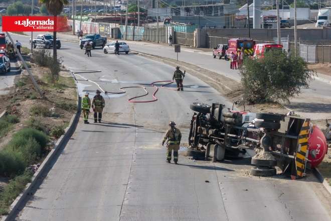 Fallece uno de los lesionados por volcadura de pipa de gas Silza en Tijuana