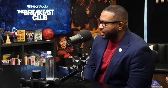 5 things to know about Melton defending Gary from rapper's attack