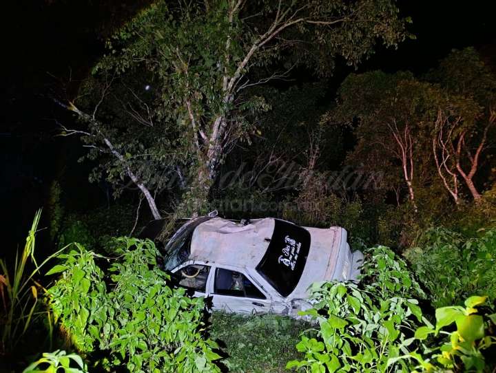 Accidente en Tizimín: choca contra un árbol y sus compañeros lo abandonan