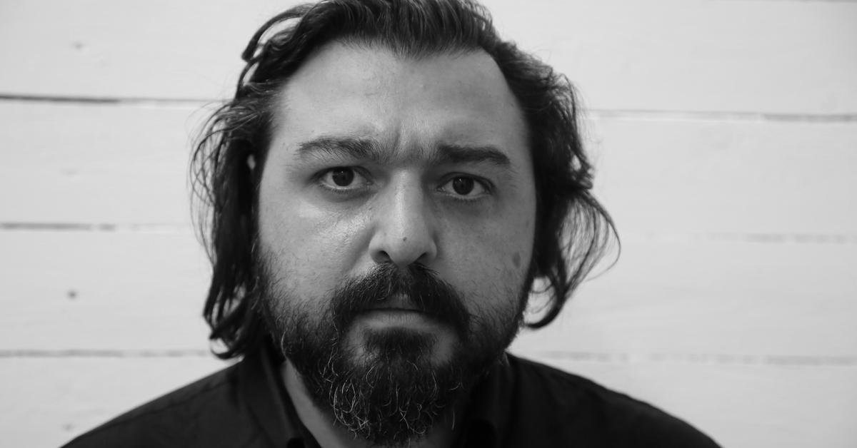 "A una persona que ya ha comprado el miedo, puedes venderle cualquier cosa: odio, un caza de combate, misiles..."