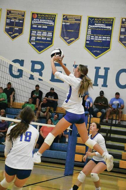 Volleyball: LadyHounds fall to Fayetteville