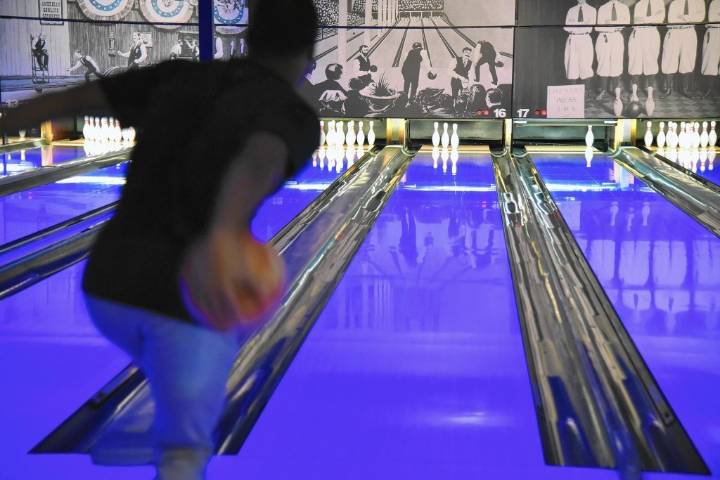 Bowling and restaurant chain Pinstripes files bankruptcy