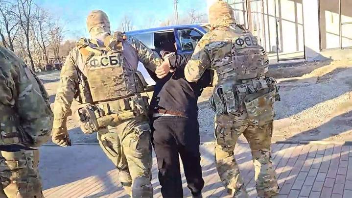 Seguridad rusa detiene a mujer acusada de pasar información a Ucrania