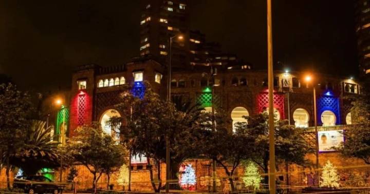 ¡La Santamaría se Ilumina! Un recorrido nocturno que resignifica la historia de la plaza cultural