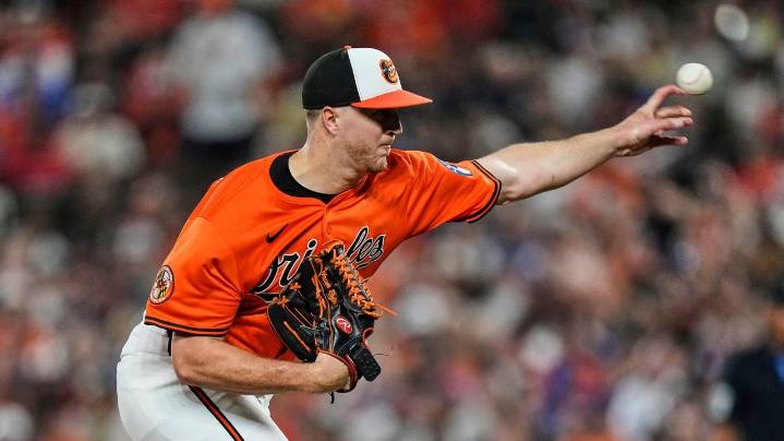 An out from being no-hit, the Orioles stun the Dodgers with 4 runs in the 9th to win 4-3