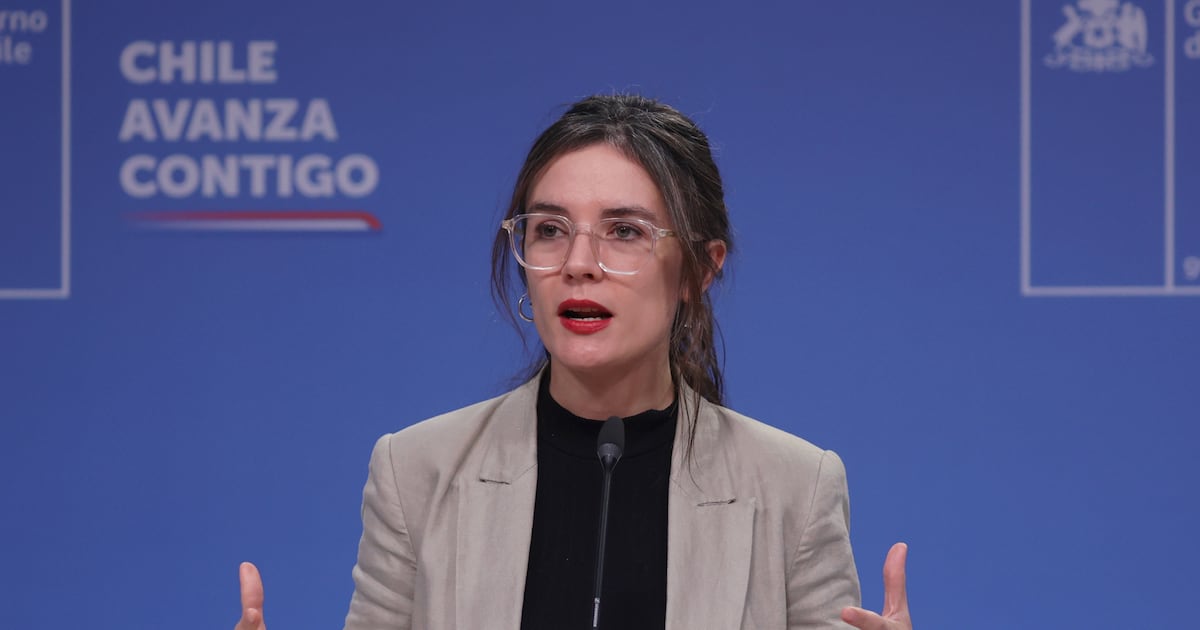 Vallejo defiende a Albornoz ante críticas y peticiones de salida de ENAP: “Son acusaciones sin fundamento”