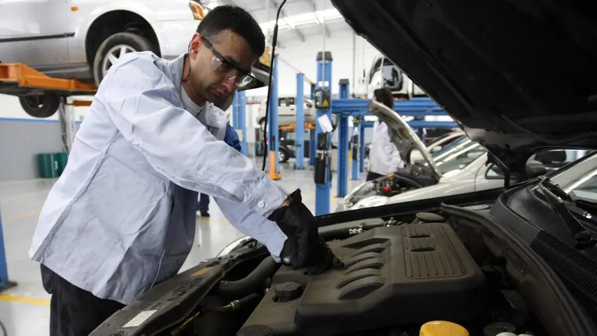 ¿Cuáles son las estafas más comunes al llevar el carro al mecánico? Expertos aclaran cómo prevenir reparaciones engañosas y costos adicionales