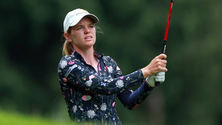 Sarah Schmelzel shares lead in Arkansas; new mom Alison Lee one back
