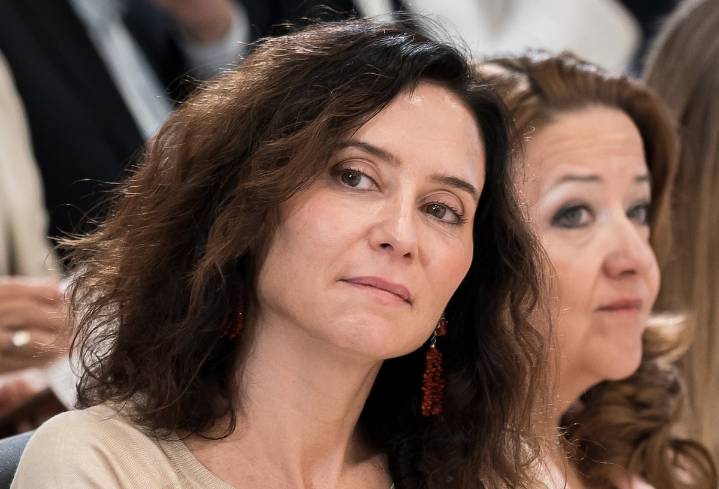 El Constitucional falla a favor de la Comunidad de Madrid en el conflicto sobre formación de familias para acoger menores