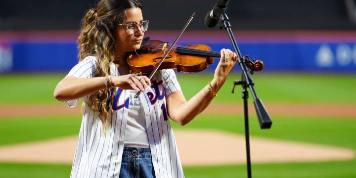 Katia Lindor performs anthem, Francisco Lindor homers in Mets win