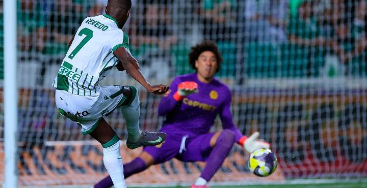 Memo Ochoa sufre goleada 5-0 en su debut en Chipre