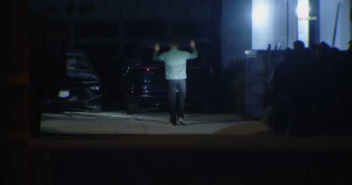 Woodland Hills home invasion robbery leads to SWAT standoff in North Hollywood