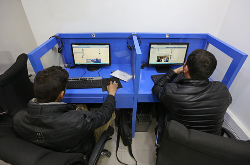 Líder talibán prohíbe conexión wifi en una provincia afgana para "prevenir la inmoralidad"