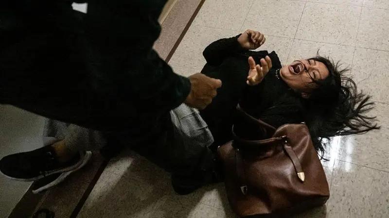 "Sentí terror", confesó ecuatoriana a la que un agente de inmigración arrojó al suelo en Nueva York