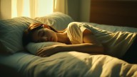 Los beneficios de dormir del lado izquierdo: ‘Tu corazón bombea más fácilmente’