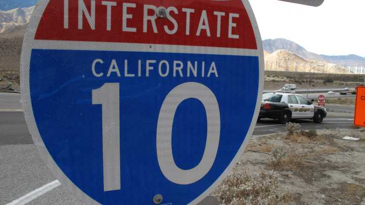 Man killed after crashing into embankment on I