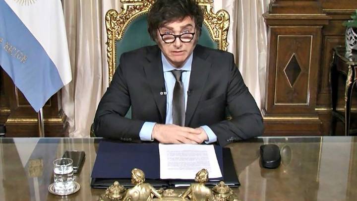 Javier Milei presenta el Presupuesto 2026 en cadena nacional atrincherado en el déficit cero