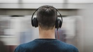 Los daños que causa la música alta con auriculares