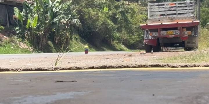 Ejército neutralizó artefacto explosivo en la vía Panamericana entre Santander de Quilichao y Bellavista, Cauca