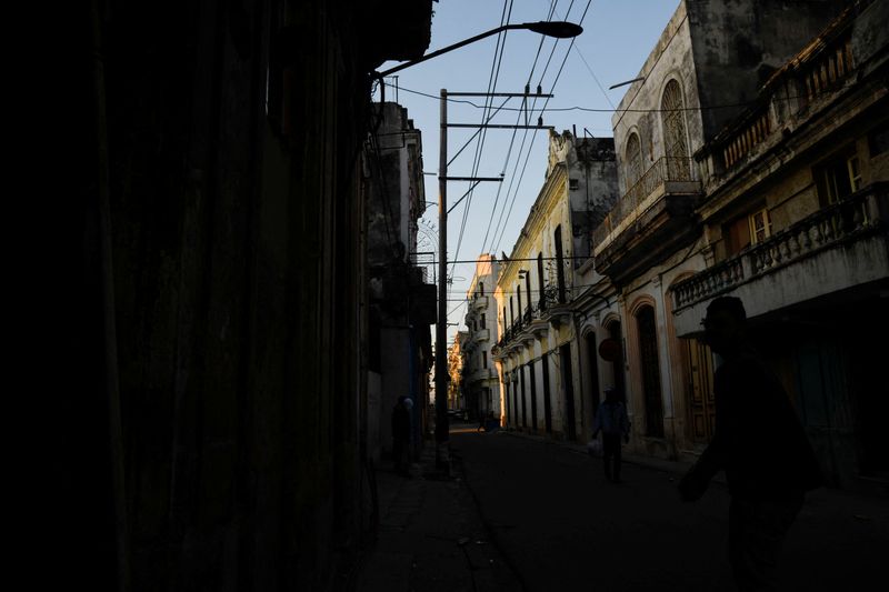 Cuba's electrical grid collapses in nationwide blackout