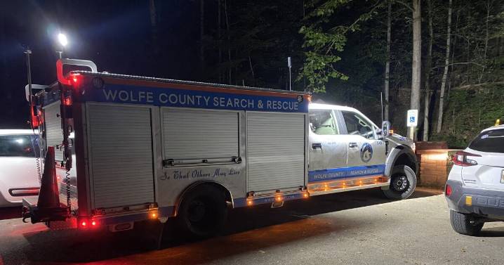 Family rescued from hiking trail in Wolfe County, officials report