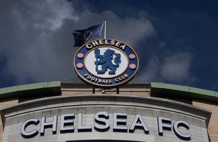 Chelsea's 74 FA charges explained, a gloomy Manchester derby, does La Liga salary cap work?
