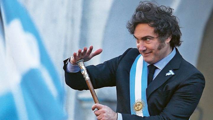 El presidente tiene crédito, Argentina tiene prontuario