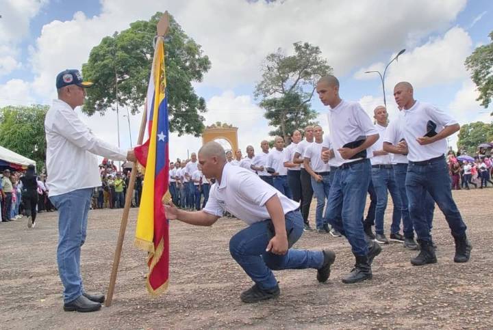 En la UNES Monagas 615 estudiantes realizan acto de “Ósculo a la Bandera nacional”