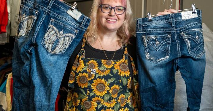 Mum leaves £43k teaching job to make money reselling on Vinted