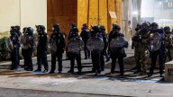 Trump sigue su cruzada contra el crimen y decreta el uso de la "fuerza total" en Portland
