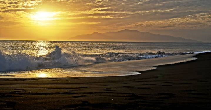 Swap autumn gloom for year-round summer in island paradise six hours away