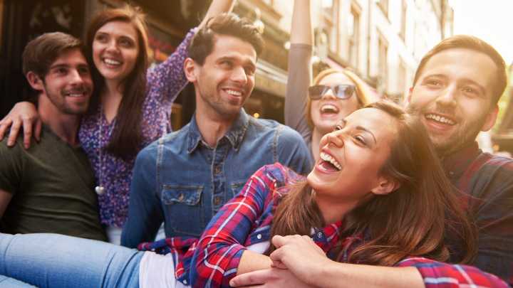 Este sencillo hábito puede aumentar la felicidad, según un científico de Harvard