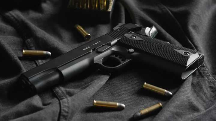 Uso de armas: Gobierno dijo "empatizar" con reclamo de exjuez asaltado, pero advirtió riesgos